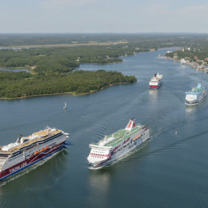 Die Städte und Regionen Schwedens – ein kontrastreiches Land Der Hafen Mariehamn ist Ziel großer Touristen-Fähren. Foto: visitaland.com
