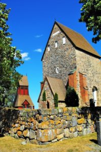 Gamla Uppsala Die Kirche mit dem Grab von Anders Celsius