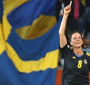 Lotta Schelin – eine der ganz Großen Lotta Schelin (schwedische Fussballerin) winkt ihren Fans