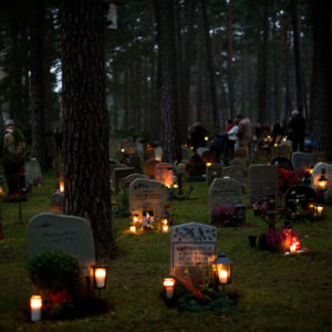Anonyme Bestattungen nehmen zu Friedhof Grablichter