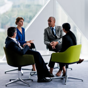 Einkommen in Schweden: schwankend und transparent Meeting