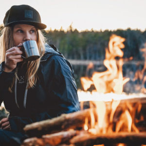 Lindas Outdoor-Trip durch alle Landschaften Lagerfeuer Linda Åkerberg