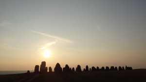 Sonnenuntergang über Ales stenar. Foto: Hannes Hofer.