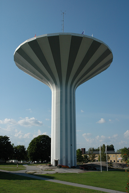 Wasserturm Svampen, der "Pilz" von Örebro. Foto: Örebro kommun, Fredrik Kellén /flickr.com (CC BY 2.0)